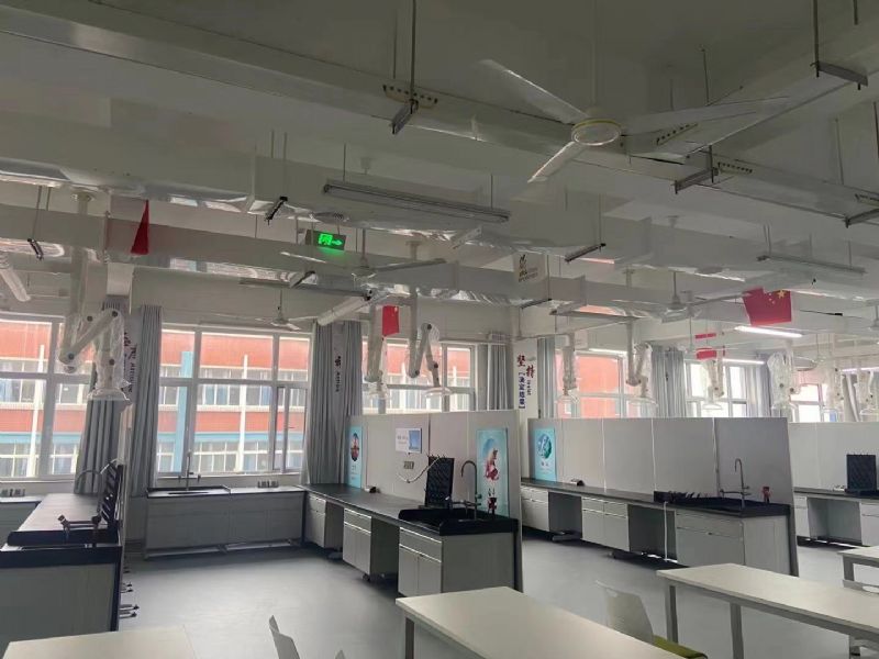 實(shí)驗(yàn)臺